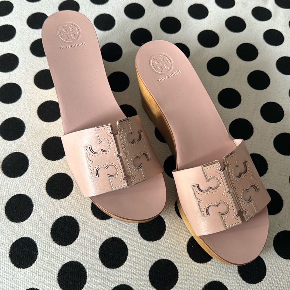 Tory Burch Pastel Pink Leather Upper/Lining and Wood Bottom Platforms